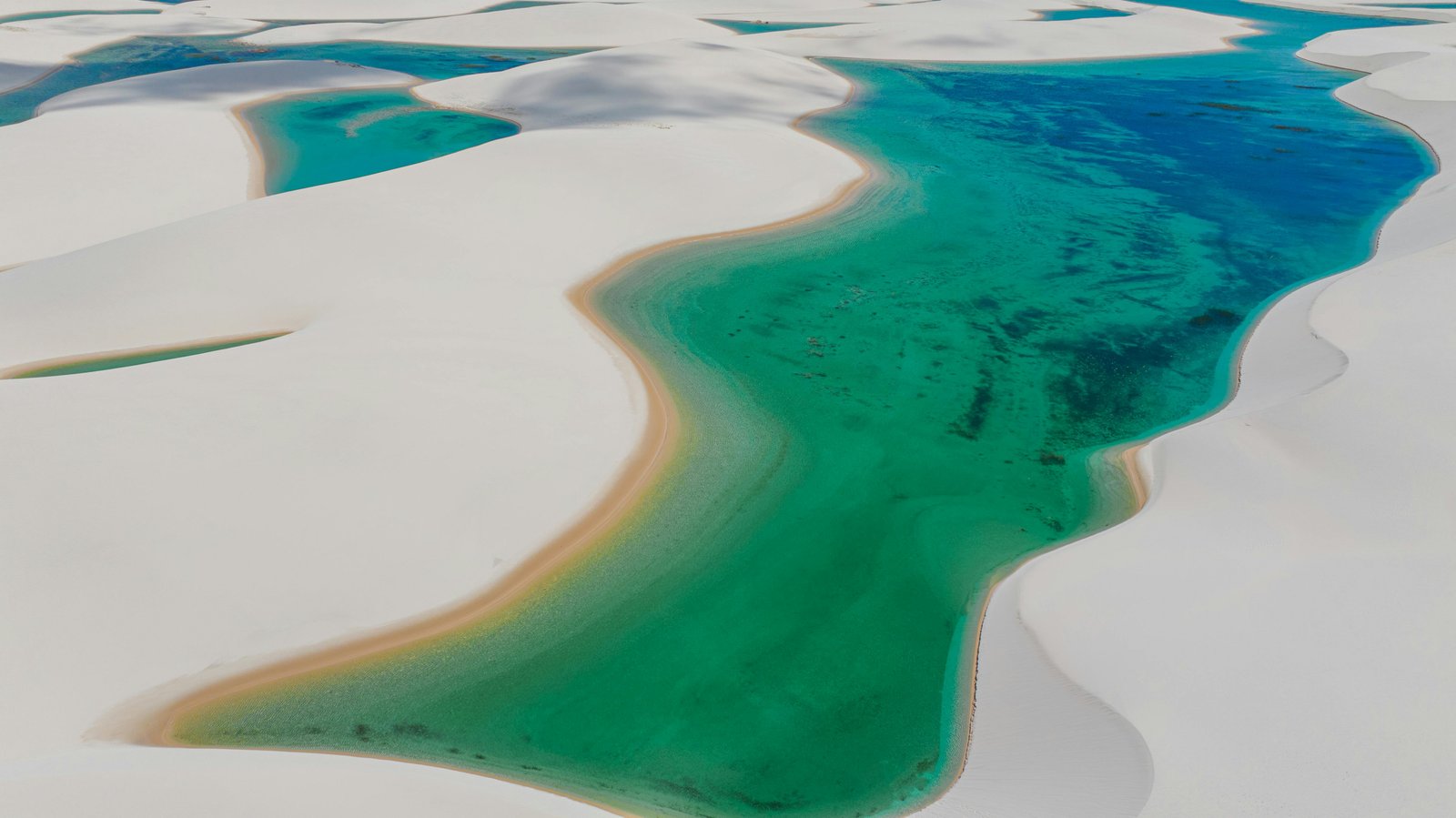 Dunas e lagoas dos Lençóis Maranhenses